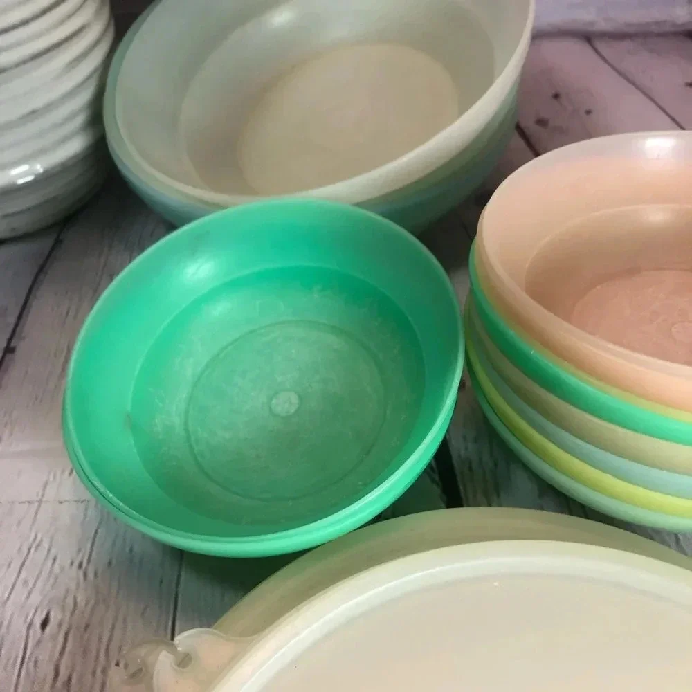 Vintage  sauce dishes- cereal bowls///////seals NOT included